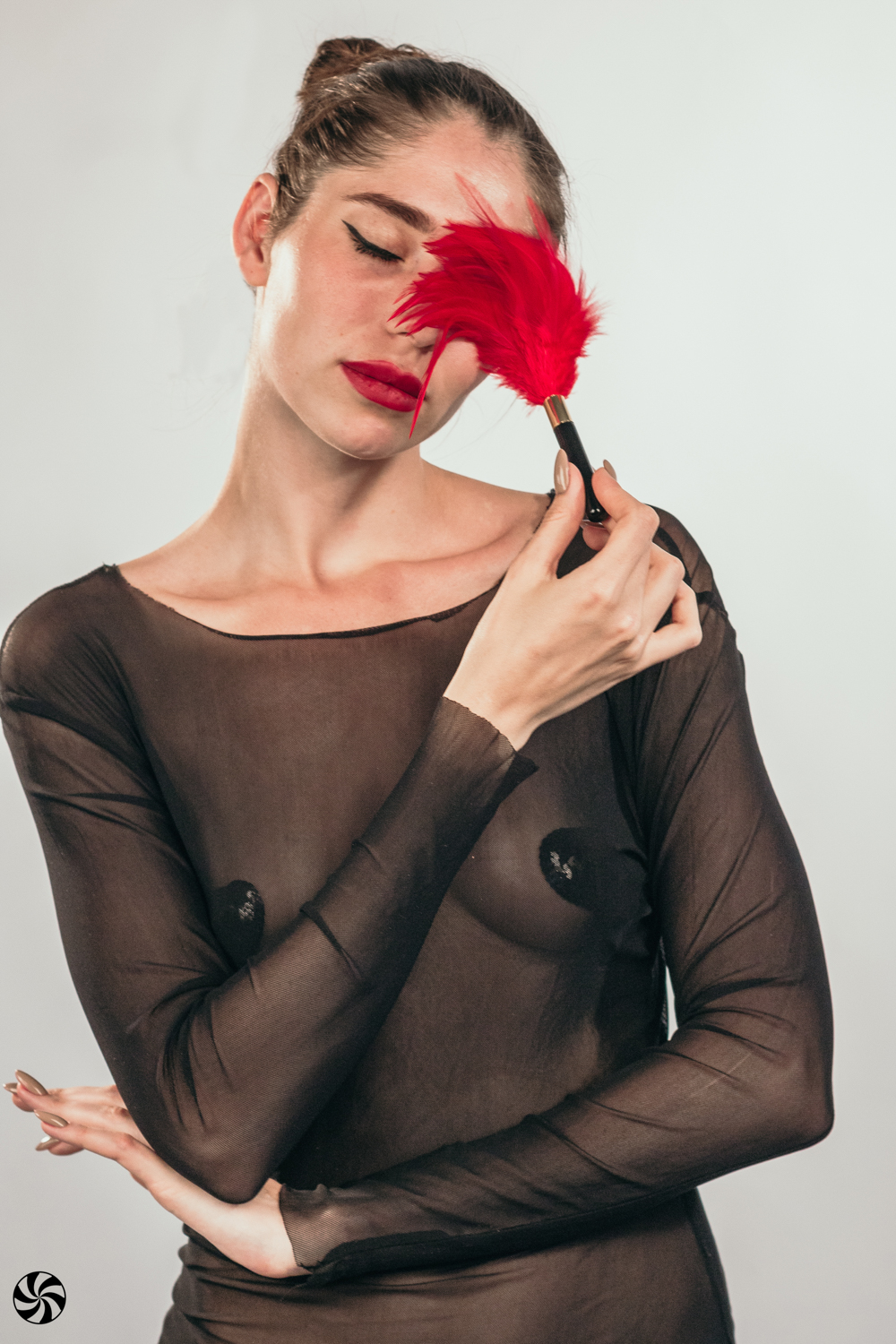 Тиклер Burlesque Plume Red 1082-01lola